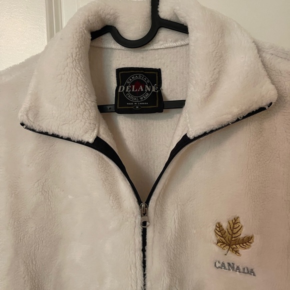 Vintage Delané Vest - Canadian Casual Wear Edition - Picture 5 of 5